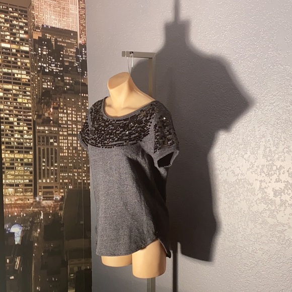 AERIE - grey short slv sweater w black sequins around the neck & shoulders - M - Picture 5 of 16
